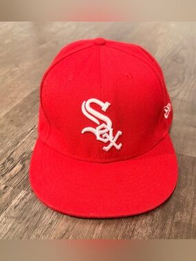 9fifty Red Chicago Sox Fitted Cap with White Logo